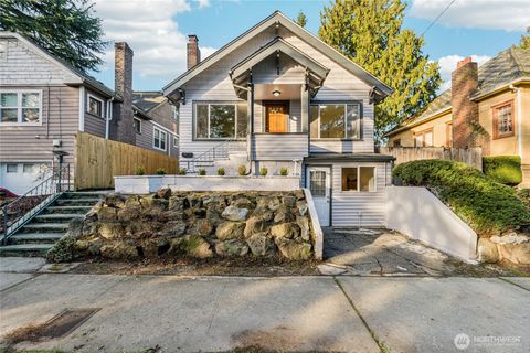 Photo of 5607 5th Avenue NE, Seattle, WA 98105 (MLS # 2470394)