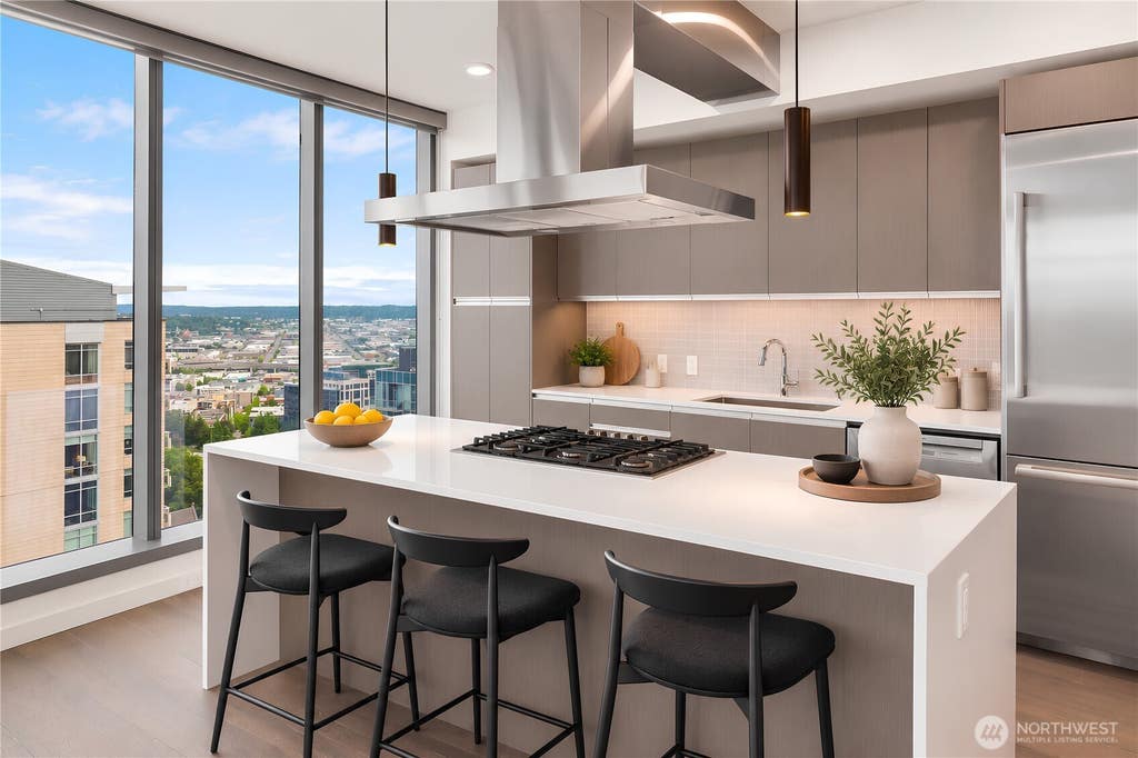 Photo of 800 Columbia Street #2906, Seattle, WA 98104 (MLS # 2570335)
