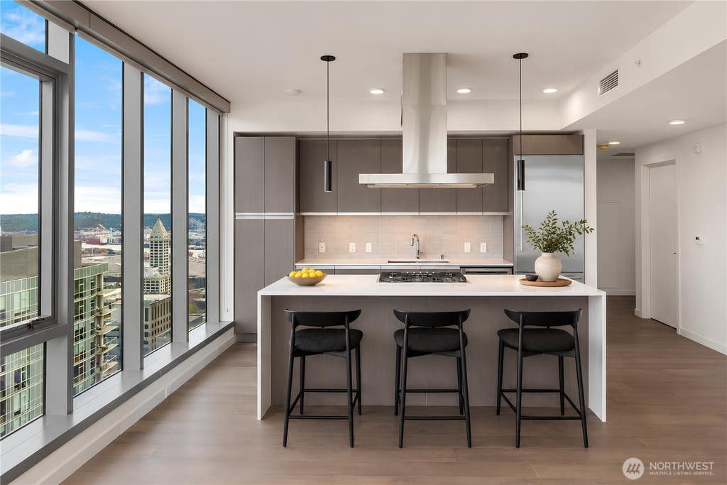 Photo of 800 Columbia Street #2906, Seattle, WA 98104 (MLS # 2570335)