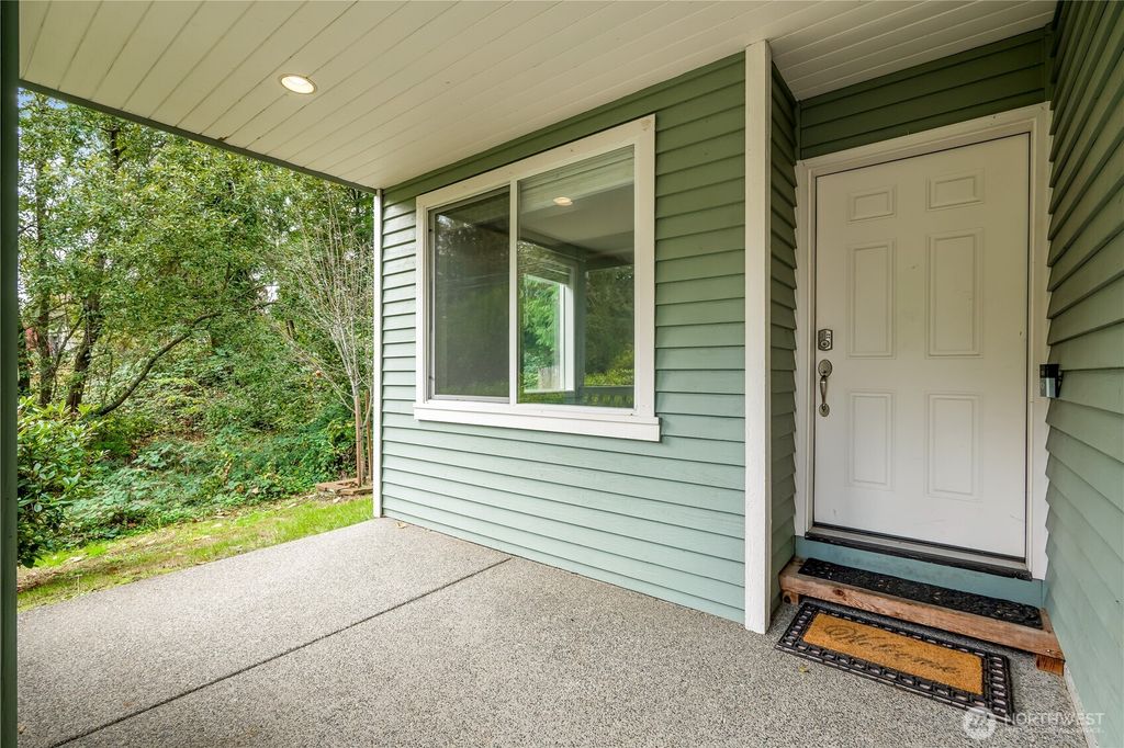 Photo of 15606 Cascadian Way, Bothell, WA 98012 (MLS # 2447221)
