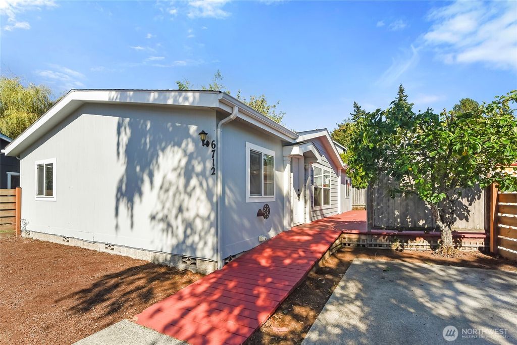Photo of 6712 NE Geneva Street, Suquamish, WA 98392 (MLS # 2442557)
