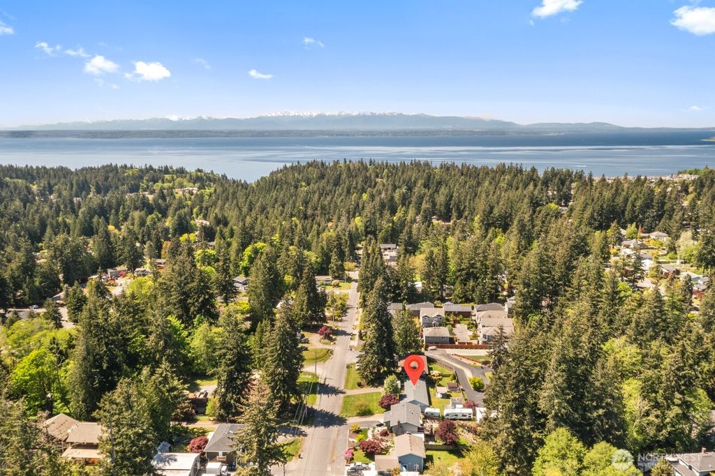 Photo of 5515 143rd Street SW, Edmonds, WA 98026 (MLS # 2367827)