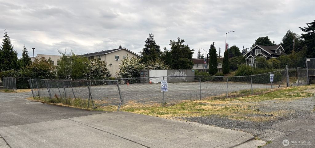 Photo of 3401 Broadway Ave, Everett, WA 98201 (MLS # 2389675)