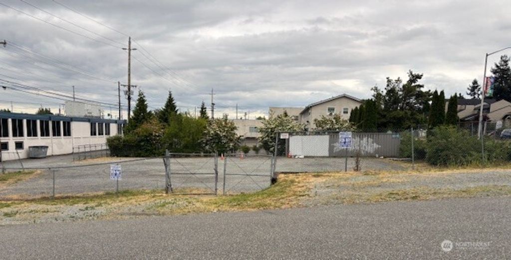 Photo of 3401 Broadway Ave, Everett, WA 98201 (MLS # 2389675)