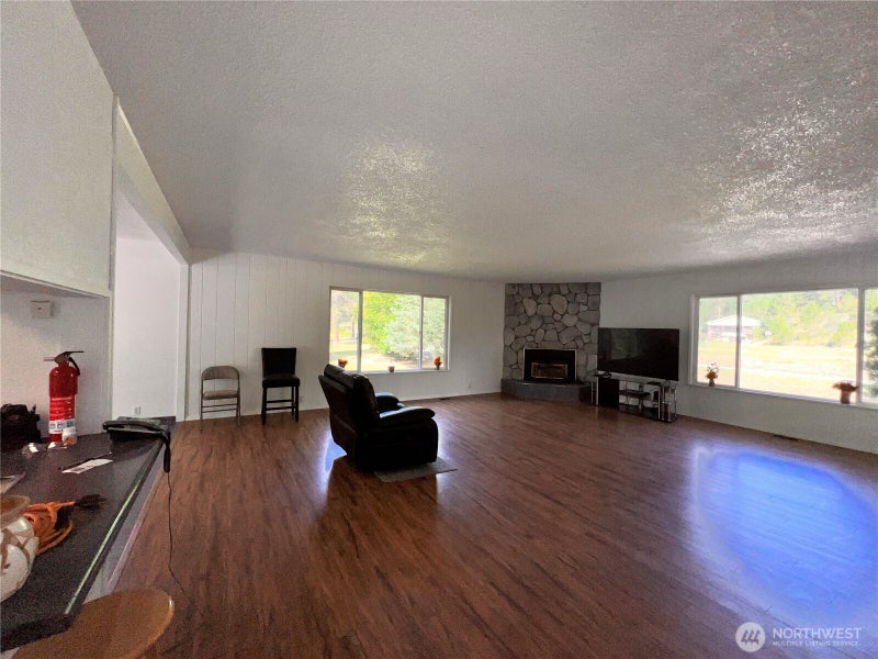 17320 N Highway 21 N