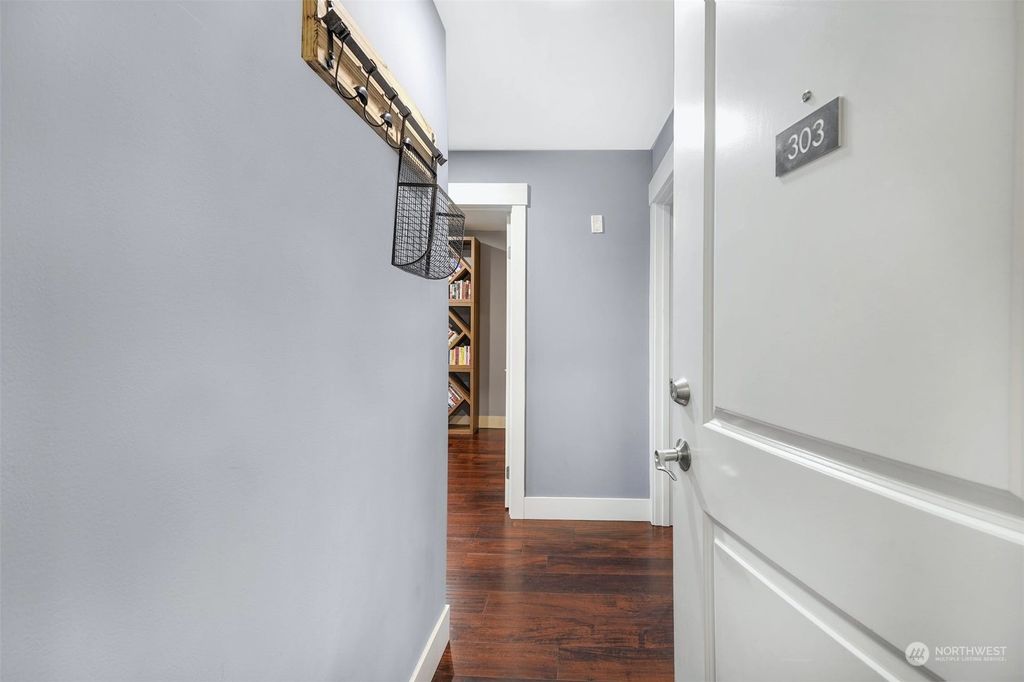 Photo of 120 NW 39th Street #303, Seattle, WA 98107 (MLS # 2208848)