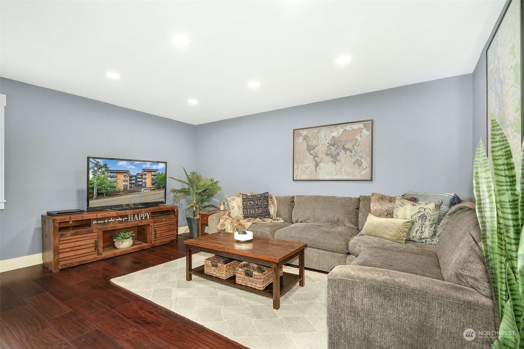 Photo of 120 NW 39th Street #303, Seattle, WA 98107 (MLS # 2208848)