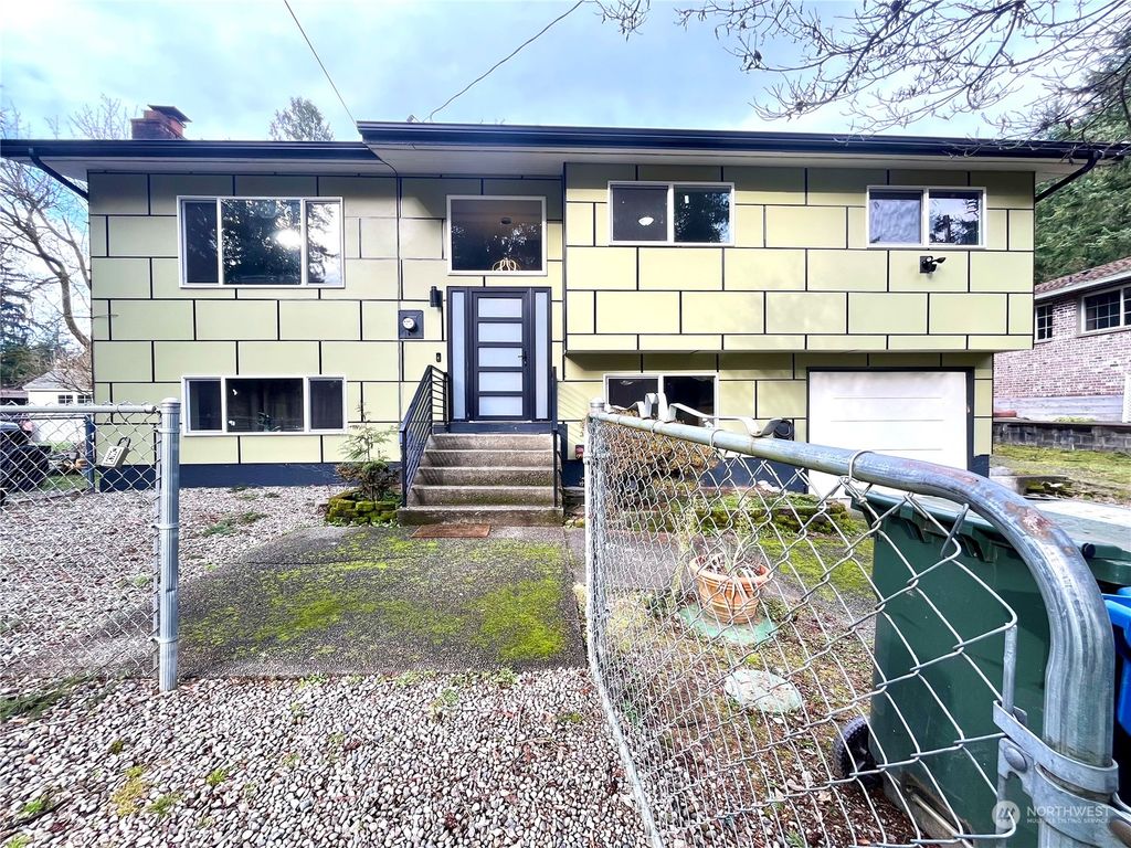 Photo of 17340 SE 149th Street, Renton, WA 98059 (MLS # 2310035)