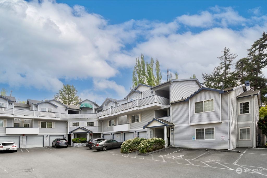 Photo of 342 102 Avenue SE #217, Bellevue, WA 98004 (MLS # 2064859)
