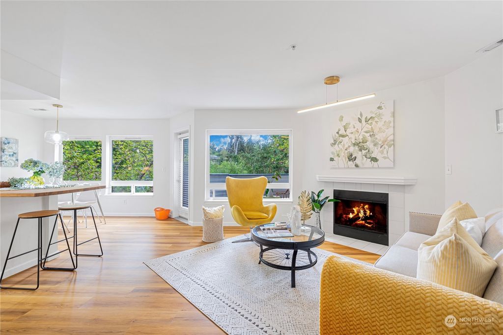 Photo of 342 102 Avenue SE #217, Bellevue, WA 98004 (MLS # 2064859)