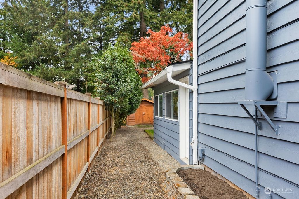 Photo of 20612 23rd Avenue W, Lynnwood, WA 98036 (MLS # 2003870)