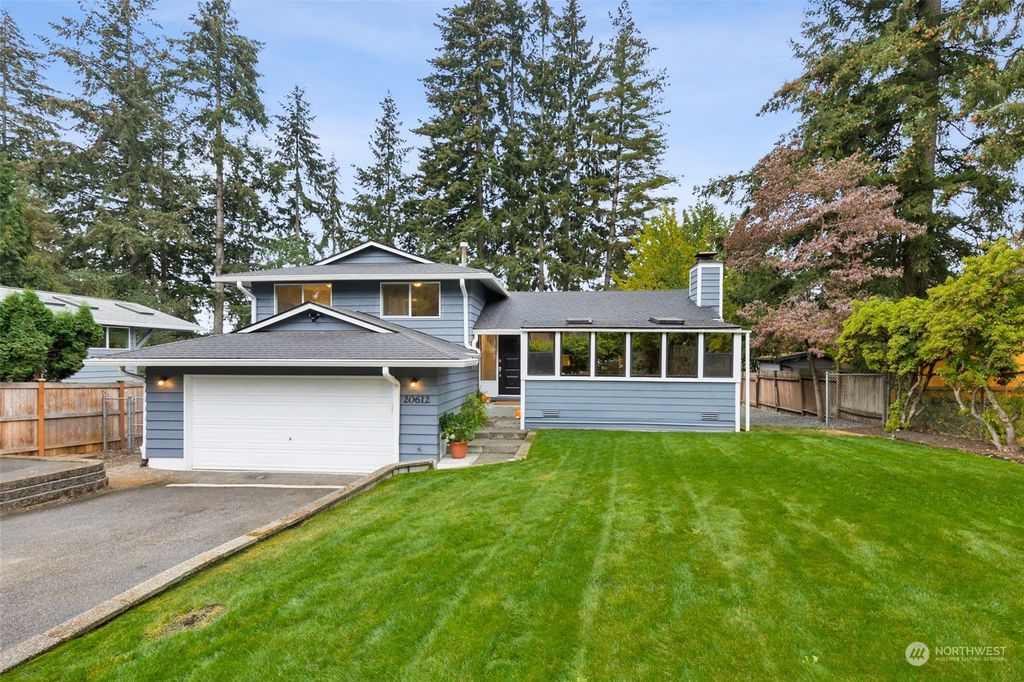 Photo of 20612 23rd Avenue W, Lynnwood, WA 98036 (MLS # 2003870)
