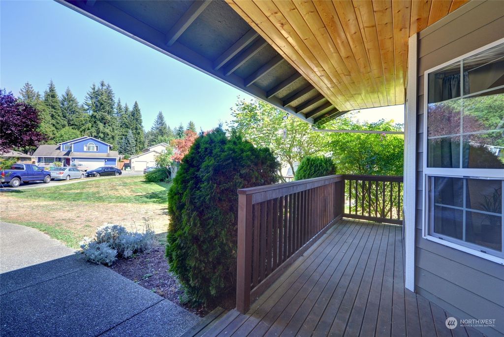 Photo of 812 Darwins Way, Granite Falls, WA 98252 (MLS # 2144791)