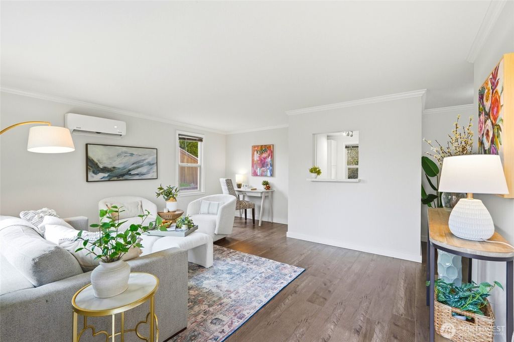 Photo of 220 SW 137th St St, Burien, WA 98166 (MLS # 2497656)