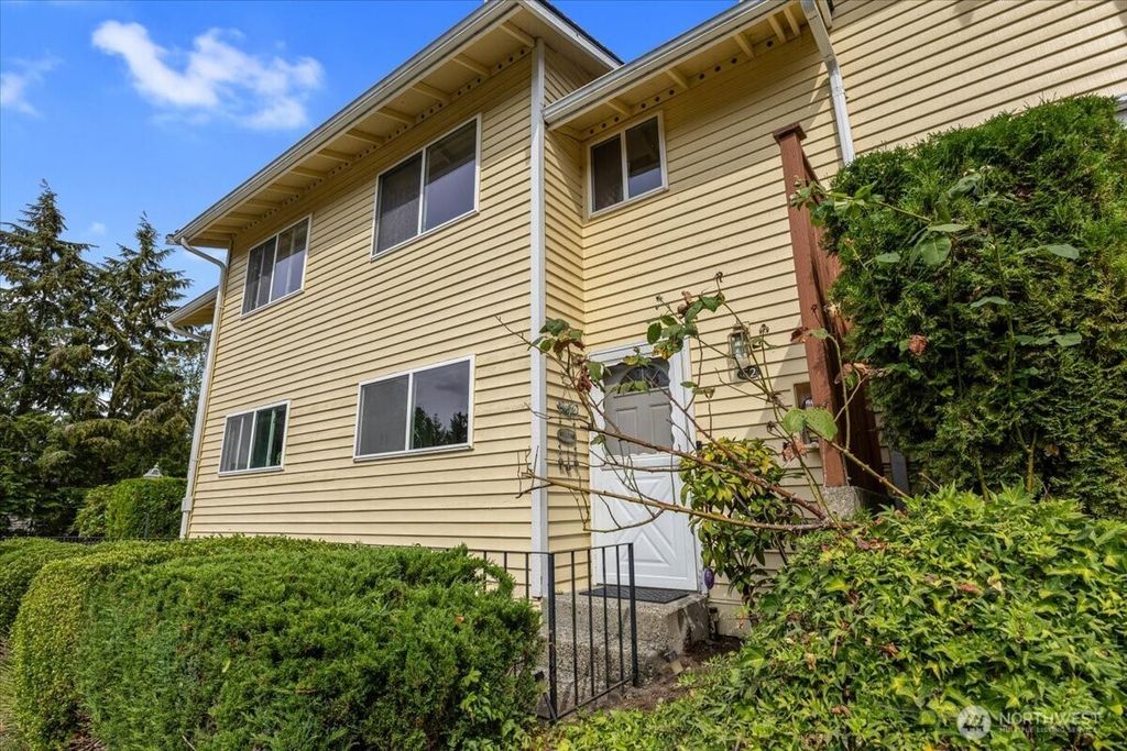 Photo of 12024 101st Avenue NE #E2, Kirkland, WA 98034 (MLS # 2454794)