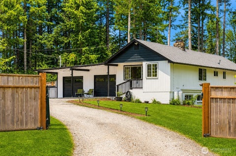 Photo of 7045 Hawks Prairie Road NE, Olympia, WA 98516 (MLS # 2570860)