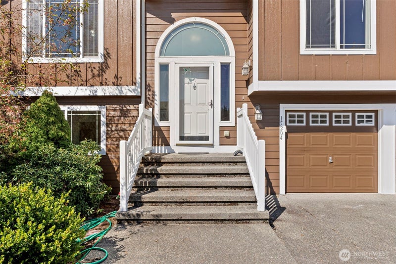 15204 Carter Loop SE
