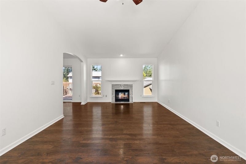 15204 Carter Loop SE