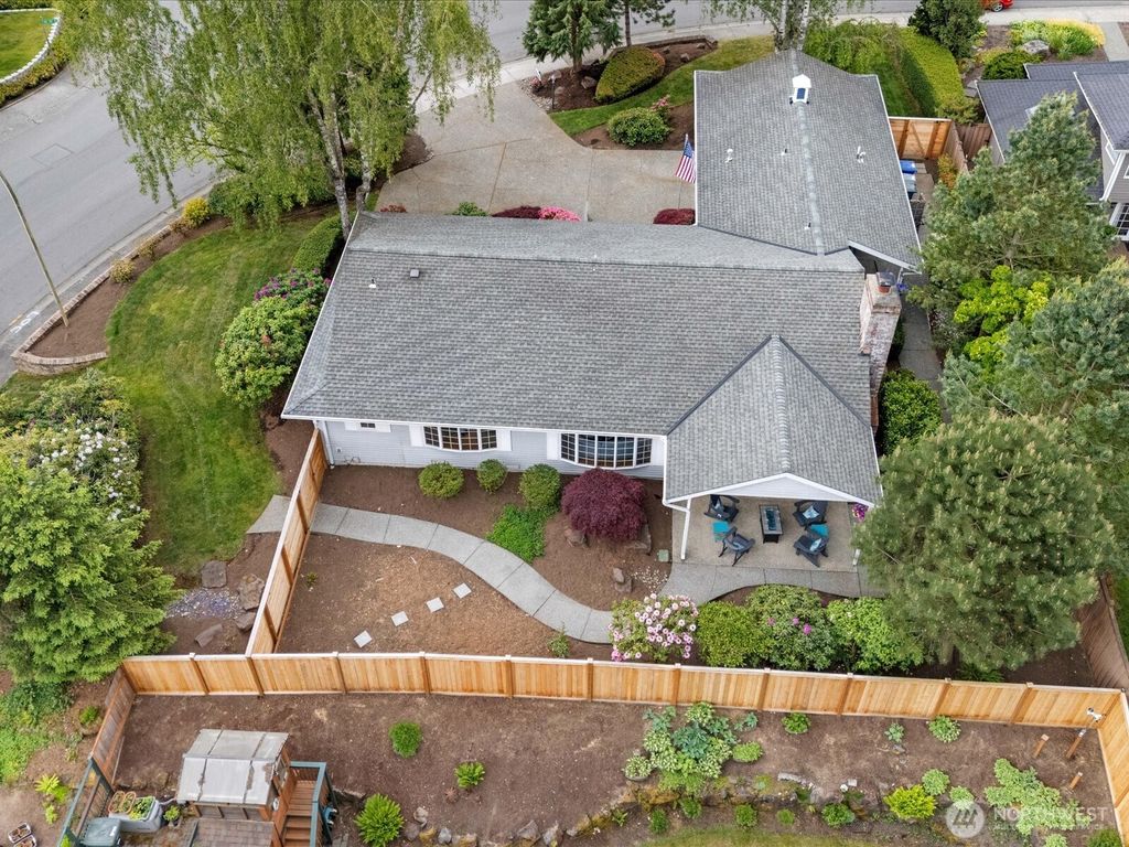 Photo of 6514 NE 151st Street, Kenmore, WA 98028 (MLS # 2375751)