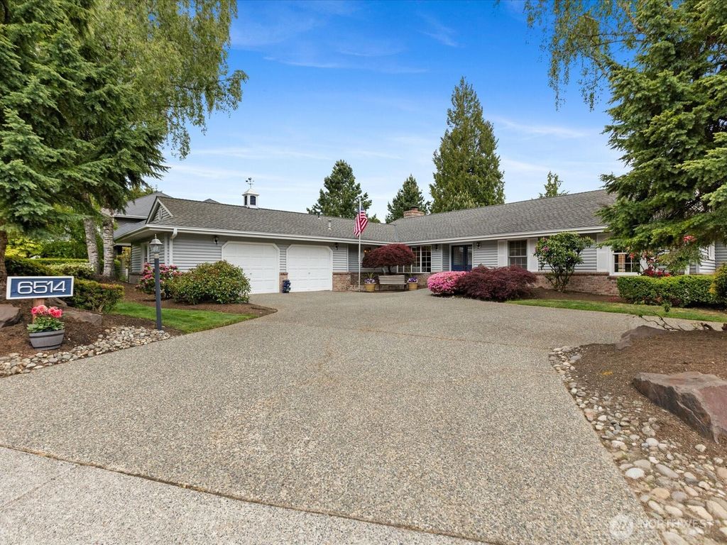 Photo of 6514 NE 151st Street, Kenmore, WA 98028 (MLS # 2375751)