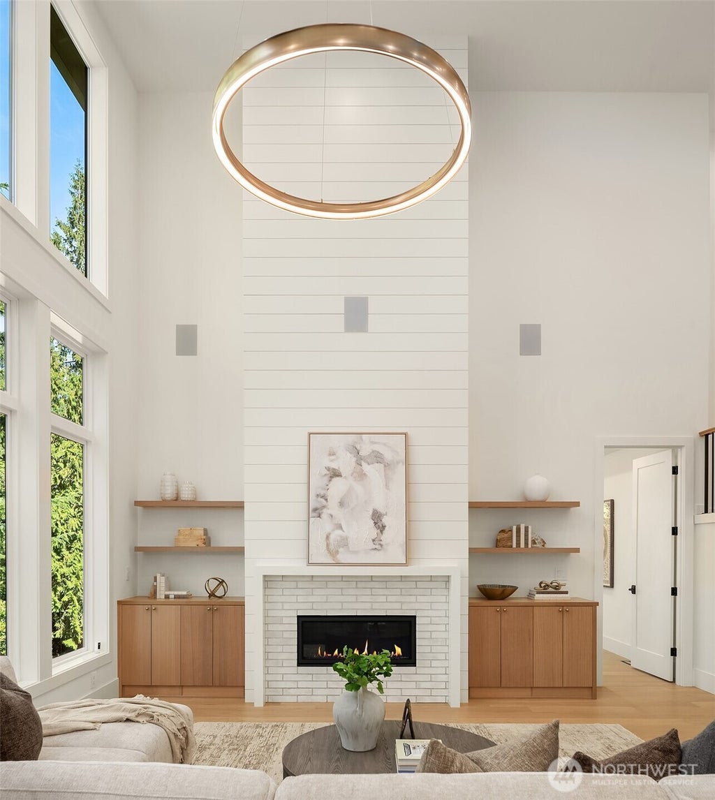 Photo of 17716 NE 12th Street, Bellevue, WA 98008 (MLS # 2583344)