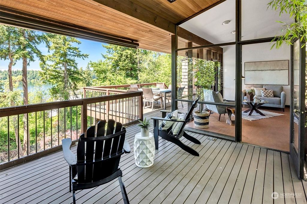 Photo of 7825 SE 63rd Place, Mercer Island, WA 98040 (MLS # 2250872)