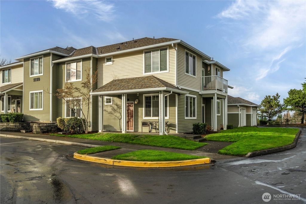 Photo of 1119 59th Street SE #B2, Auburn, WA 98092 (MLS # 2461085)