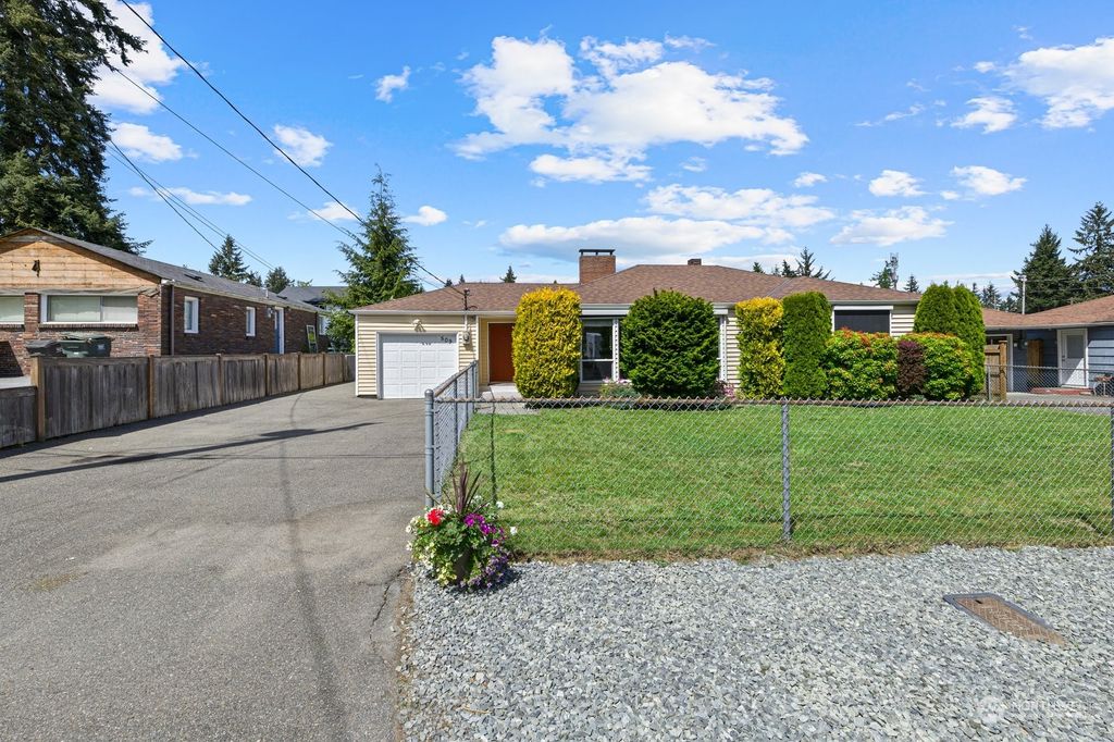 Photo of 509 Ave Tamarack Avenue, Everett, WA 98203 (MLS # 2235606)