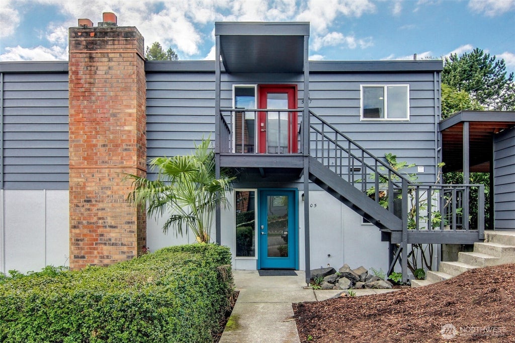Photo of 505 3rd Street, Kirkland, WA 98033 (MLS # 2594736)