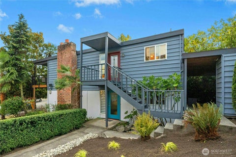 Photo of 505 3rd Street, Kirkland, WA 98033 (MLS # 2594736)
