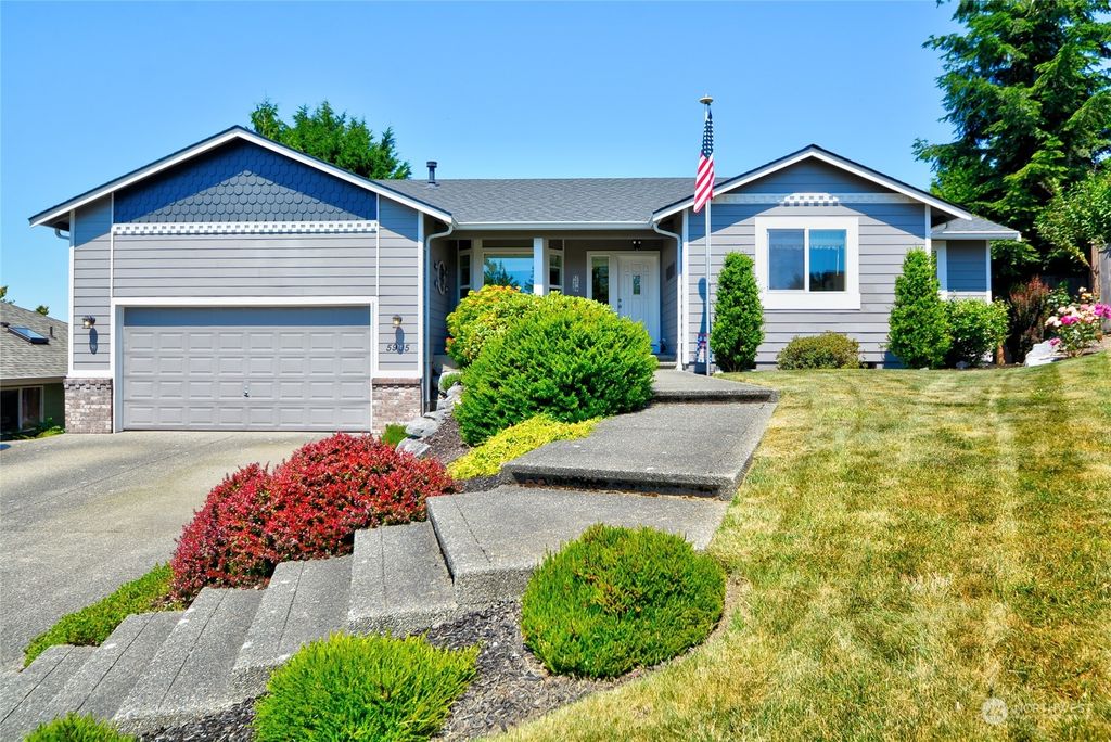 Photo of 5905 45th Place NE, Marysville, WA 98270 (MLS # 2262996)