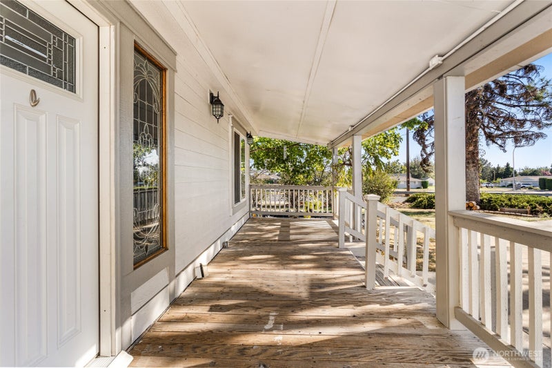 221 N Canyon Road