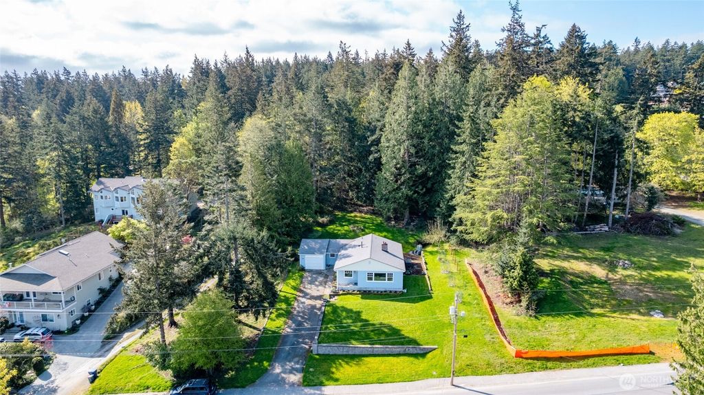 Photo of 2601 17th Street, Anacortes, WA 98221 (MLS # 2507882)