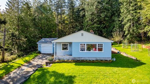 Photo of 2601 17th Street, Anacortes, WA 98221 (MLS # 2507882)