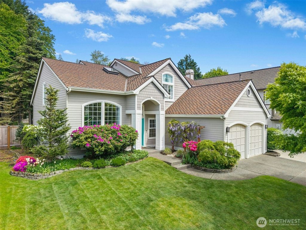 Photo of 4002 258th Way SE, Sammamish, WA 98029 (MLS # 2376222)