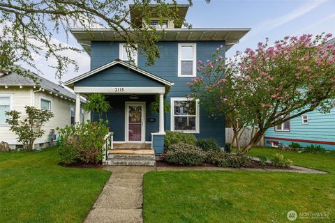 Photo of 2115 Rockefeller Avenue, Everett, WA 98201 (MLS # 2507912)