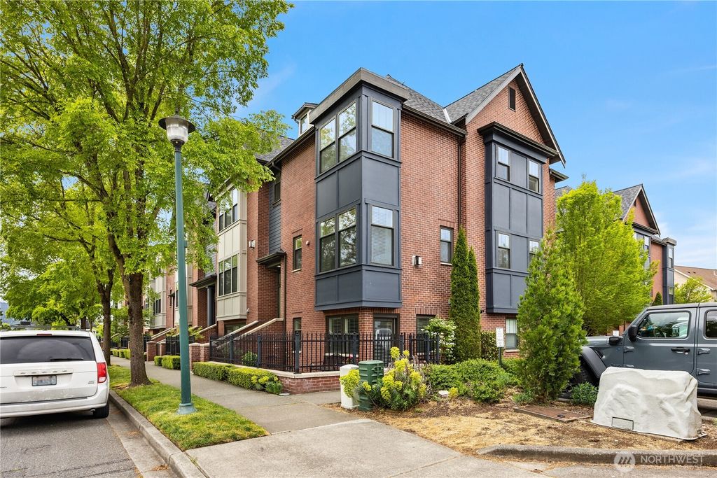 Photo of 1186 NE Park Drive NE, Issaquah, WA 98029 (MLS # 2526832)