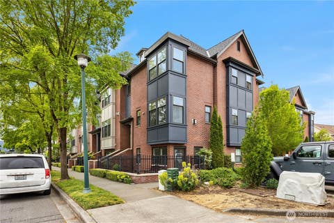 Photo of 1186 NE Park Drive NE, Issaquah, WA 98029 (MLS # 2526832)