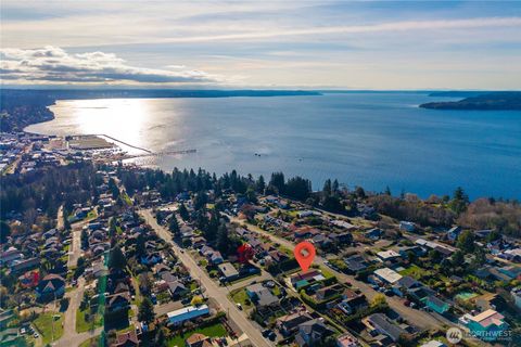 Photo of 304 S 213th Street, Des Moines, WA 98198 (MLS # 2457415)