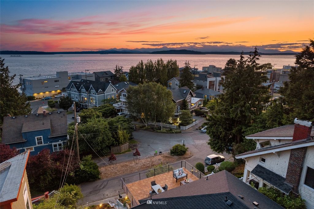 Photo of 4204 Chilberg Avenue SW, Seattle, WA 98116 (MLS # 1964188)