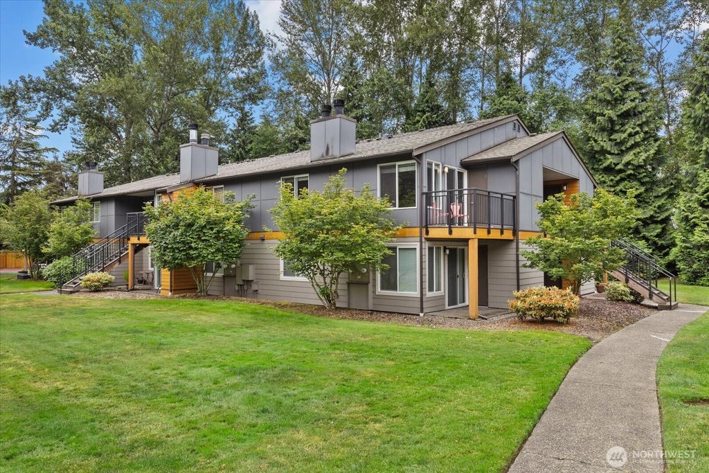 Photo of 10831 NE 147th Lane #R202, Bothell, WA 98011 (MLS # 2400432)