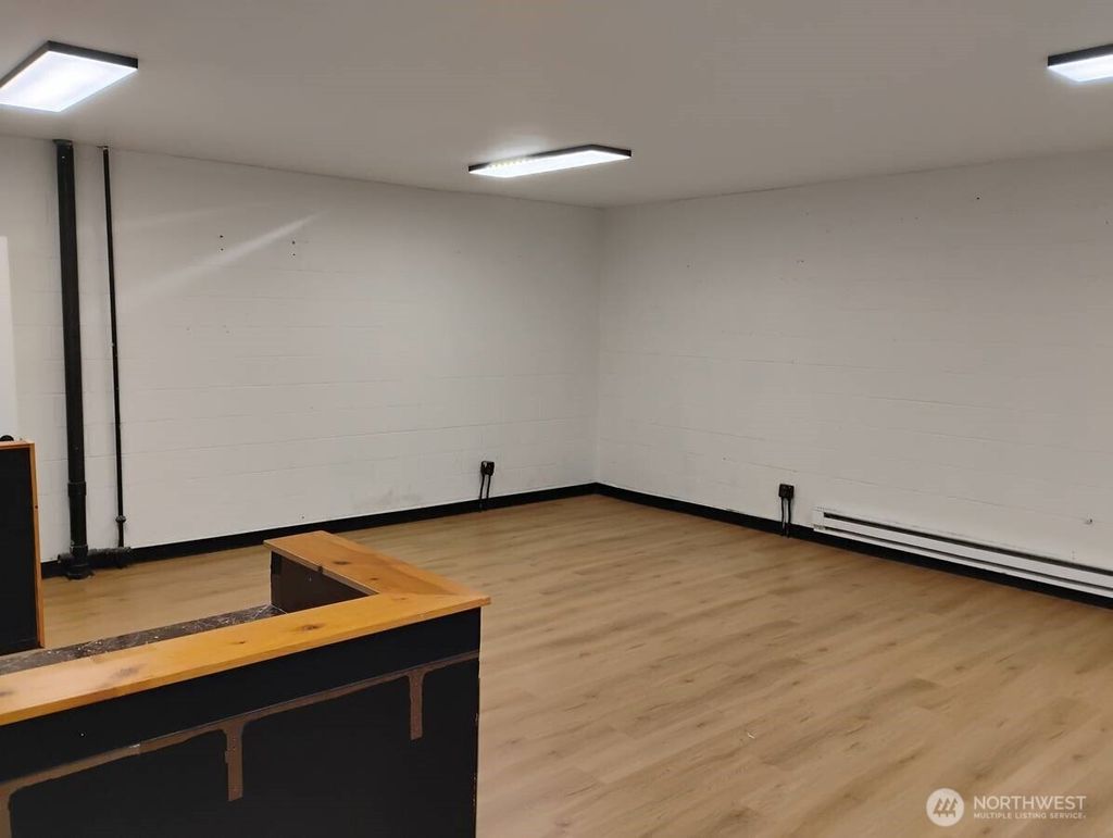 Photo of 209 E Gowe Street, Kent, WA 98032 (MLS # 2462915)