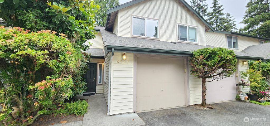 Photo of 6927 NE 170th Street, Kenmore, WA 98028 (MLS # 2277841)