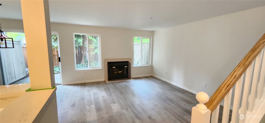 Photo of 6927 NE 170th Street, Kenmore, WA 98028 (MLS # 2277841)