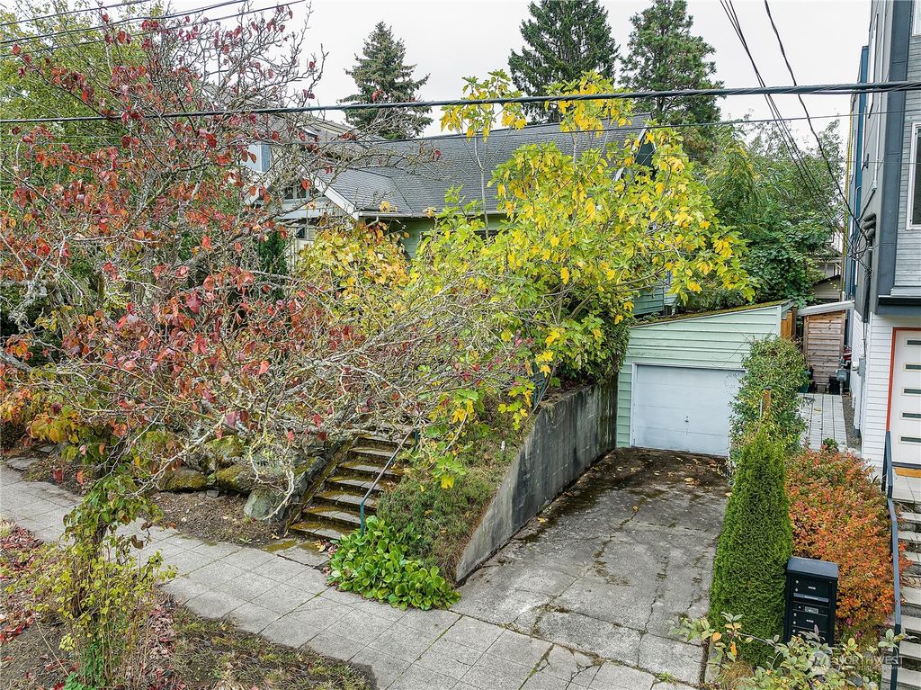 Photo of 4412 Corliss Avenue N, Seattle, WA 98103 (MLS # 2286189)