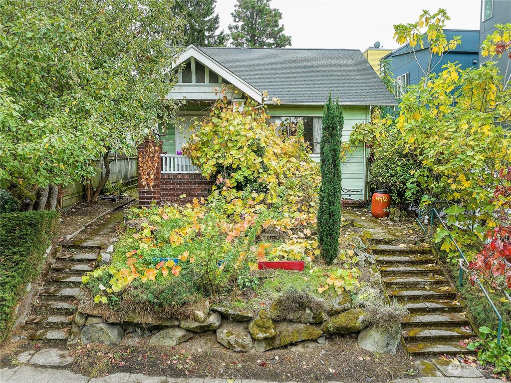 Photo of 4412 Corliss Avenue N, Seattle, WA 98103 (MLS # 2286189)