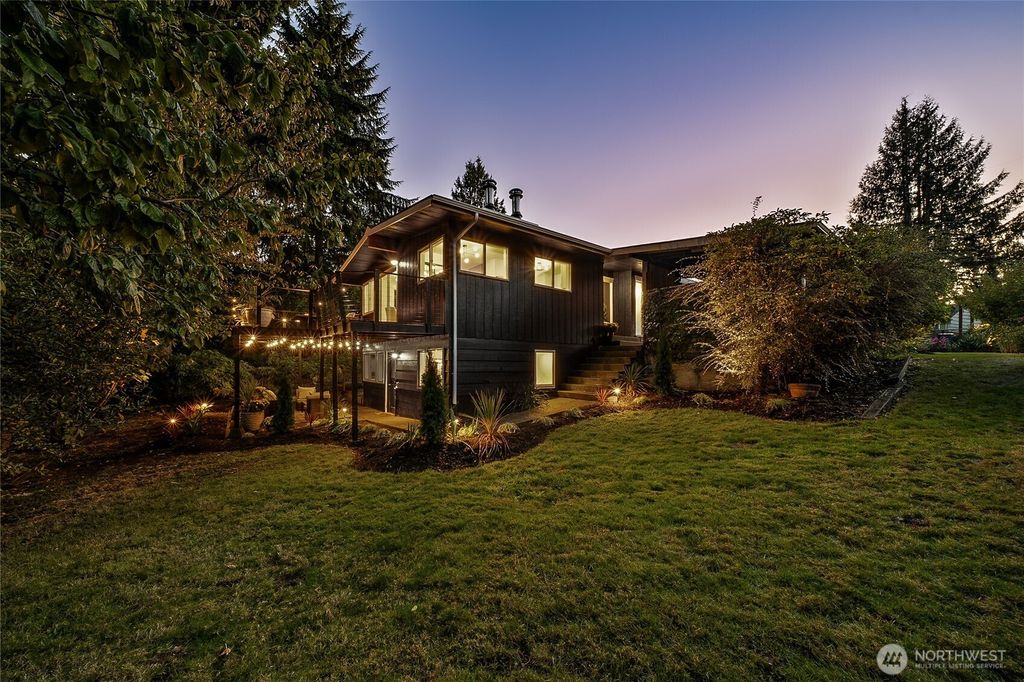 Photo of 11414 34th Avenue SW, Seattle, WA 98146 (MLS # 2447927)
