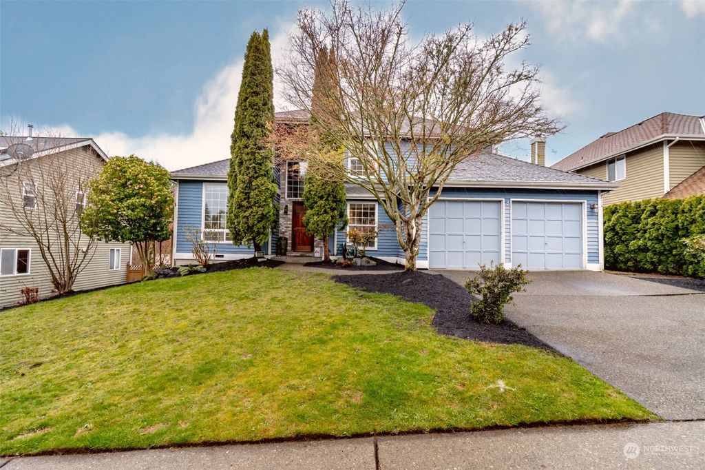 Photo of 11813 SE 321st Place, Auburn, WA 98092 (MLS # 2058710)