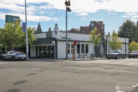 Photo of 3221 W McGraw Street, Seattle, WA 98199 (MLS # 2588466)