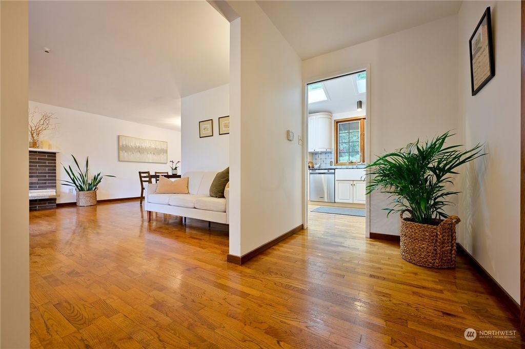 Photo of 12912 NE 30th Street, Bellevue, WA 98005 (MLS # 2210505)